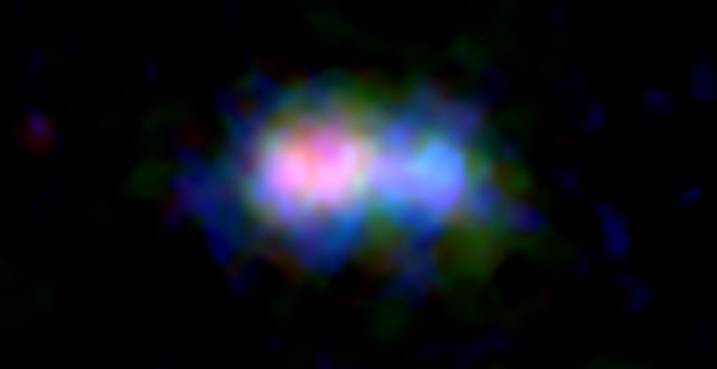 Galaksi MACS0416_Y1 dalam pengamatan ALMA dan Teleskop Hubble. Kredit: ALMA (ESO/NAOJ/NRAO), NASA/ESA Hubble Space Telescope, Tamura et al.