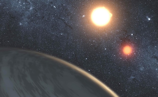 Ilustrasi eksoplanet DS Tuc Ab yang mengorbit pada sistem bintang ganda.