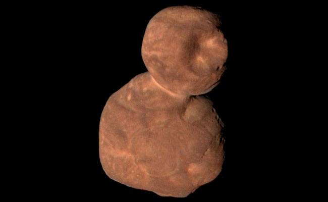 Citra 2014 MU69 atau Ultima Thule yang sekarang menyandang nama resmi Arrokoth. Kredit: NASA/Johns Hopkins University Applied Physics Laboratory/Southwest Research Institute//Roman Tkachenko