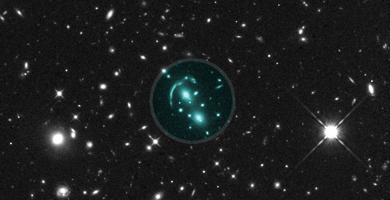 Kandidat lensa gravitasi yang dilihat Teleskop Hubble. Kredit: NASA